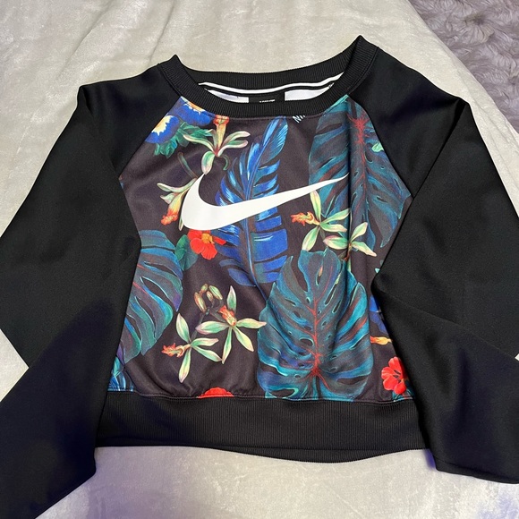 Nike Cropped Crewneck - Picture 1 of 3